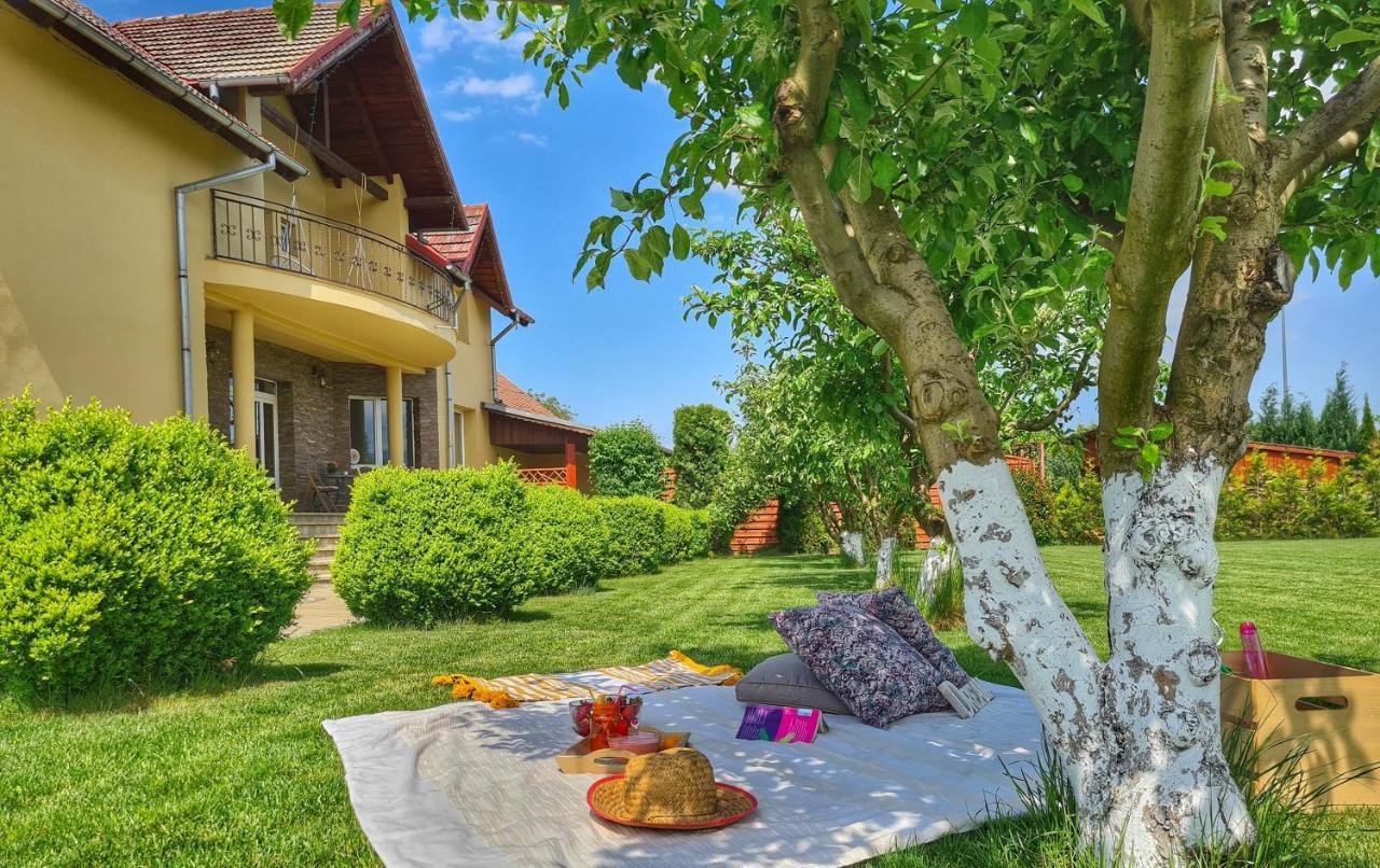 Orchard Villa Brasov Exterior photo