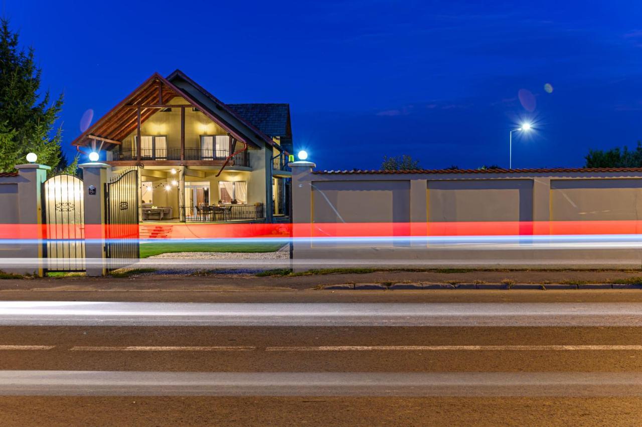 Orchard Villa Brasov Exterior photo